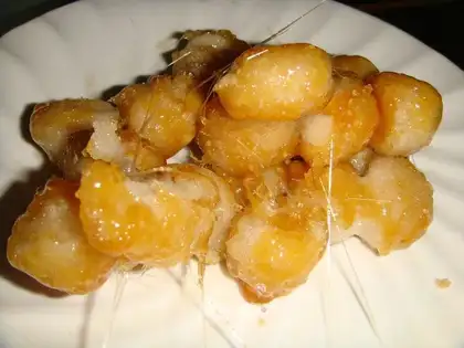 Pulled small glutinous rice balls
