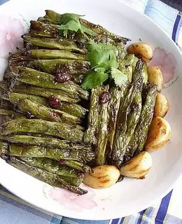 Green beans with bean paste