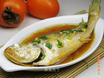 Steamed small yellow croaker
