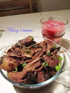 Braised pork ribs with dried bamboo shoots