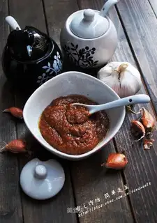 dip in meat sauce
