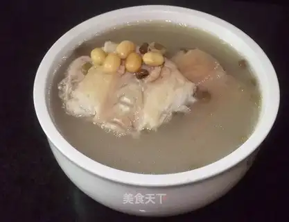 Fish Bone Soup with Yellow Green Bean