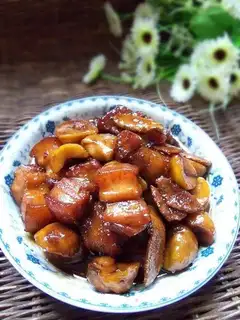 Braised pork with soy sauce