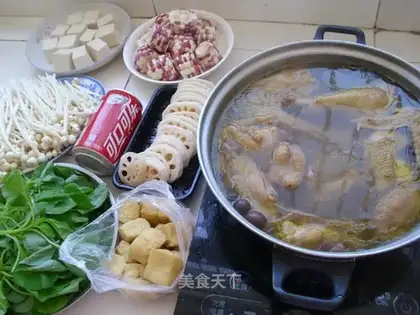 Medicinal herb chicken soup hotpot