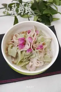 Tea noodles with scallion oil