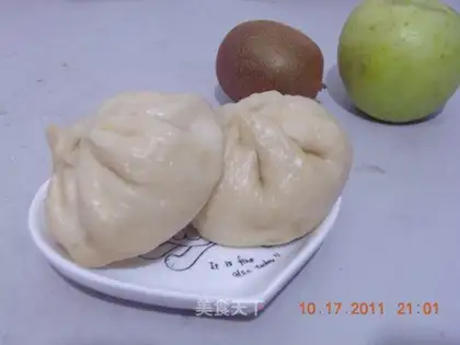 Steamed buns with mushrooms and fresh meat