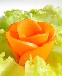 Make carrot flowers skillfully