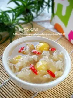 wolfberry chestnut and white fungus soup