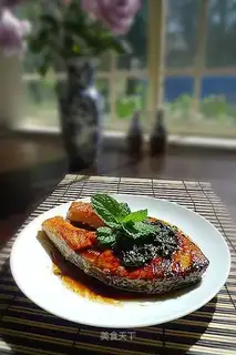 Mint salmon with lemon flavor