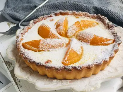 Peach pudding pie