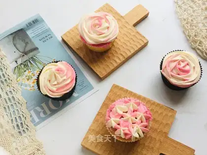 Candy cream cupcakes