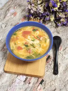 Gold needles, mushroom soup