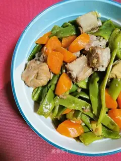 Bean-breaded carrots