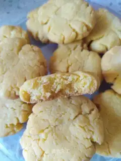 Egg souffle cookies