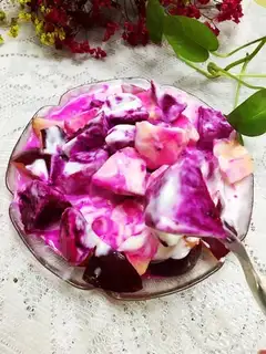 Yogurt salad