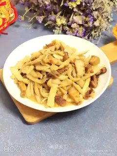 Five bouquets of apricot mushroom