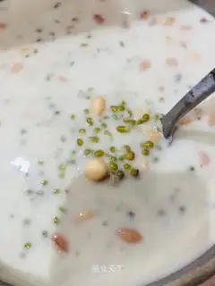 Milk green bean sand