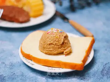 Caramel, salted sea ice cream