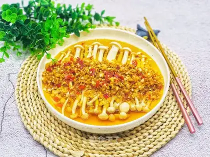Garlic sea mushrooms