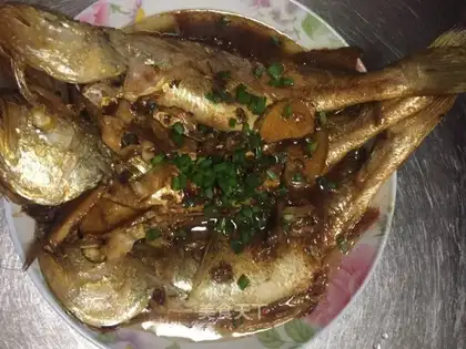 Red-burned yellow fish