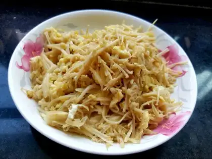 Golden fungus fried eggs