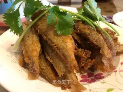 Snack, yellow fish