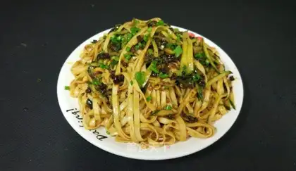Curry sauce dry noodles
