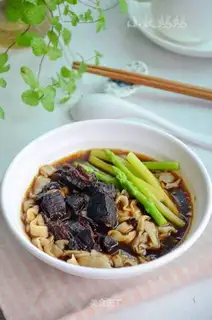 Beef hand noodles