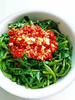 Garlic pepper cabbage