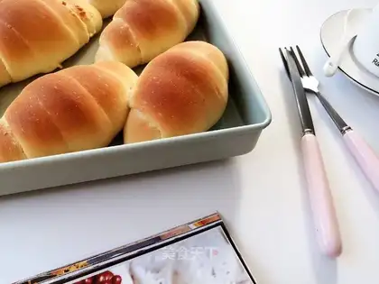 Corn-cracker rolls