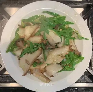 Xinjiang chili fried abalone