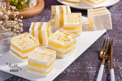 Coconut cinnamon cake