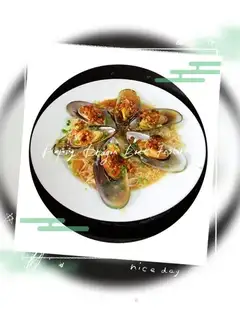Garlic gills and mushrooms