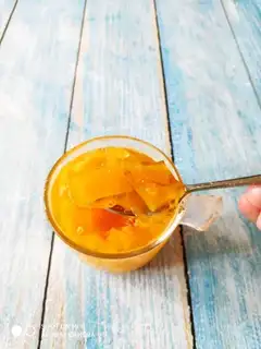 Peach jelly