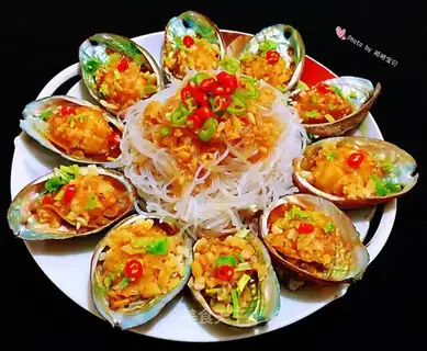 Garlic fans steam abalone