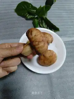It's like a mushroom bun