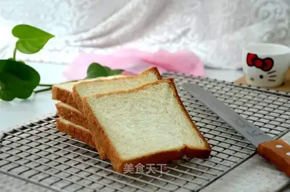 Light cream toast