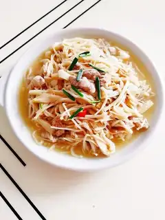 Gold-cracking mushroom fried meat