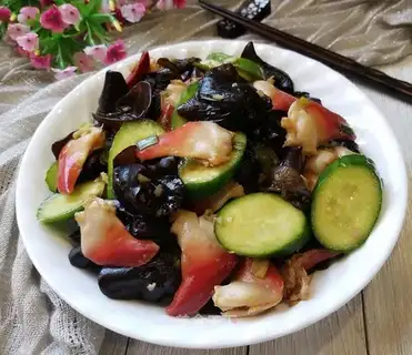 The cucumber molluscs