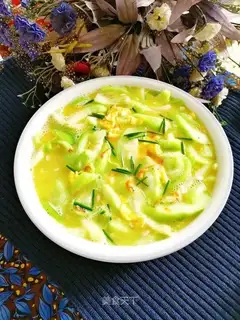 Smelt shrimp rice egg soup