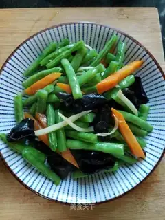 ♪ Black-mucked beans ♪