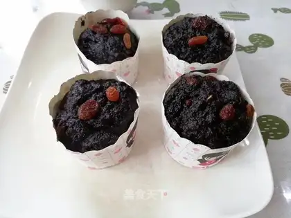 Black rice cake