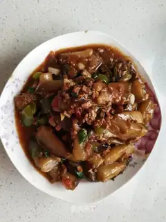 Meat sauce and cheese