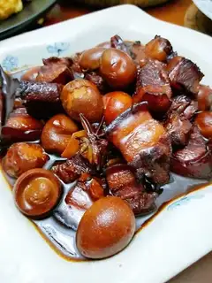 Red roasted quail eggs
