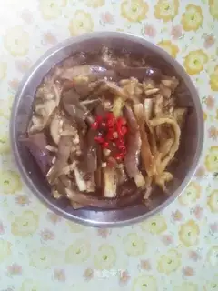 The cold hand tore the eggplant