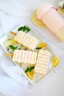 Peach yogurt popsicle