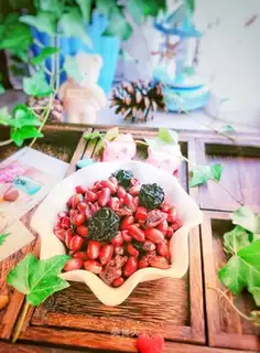 Red wine, plum peanuts