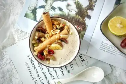 Nut oats, banana yogurt