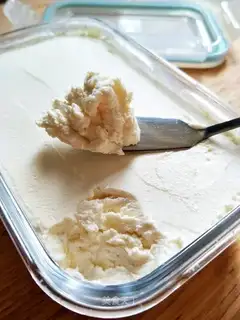 Homemade cream cheese