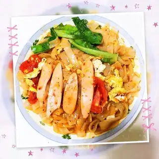 Red, yellow, green, three-coloured meat